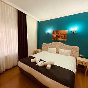 Adora Cafe & Restaurant Otel İstanbul